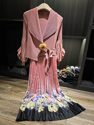 High-End French-Style Women's Dress Floral Pattern Plus-Size Pleated Long Dress Elegant Niche Design Casual Style Autumn Natural