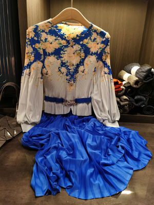 Autumn New Chinese-Style Retro Printed Pleated Patchwork Dress Vintage Style Lantern Sleeves Natural Waist-Cinching Woven Dress