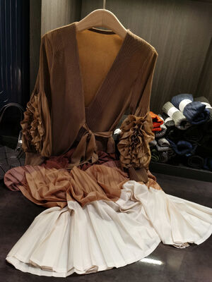 Autumn New High-End Fashion Elegant Satin V-Neck Ruched Tie Fake Two-Piece Dress for Women Casual Anti-Static Color-Block