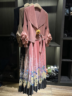 High-End Pleated Plus-Size Floral Printed Long Skirt Elegant French-Style Age-Reducing Dress for Women