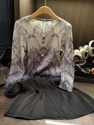 Women's Elegant Dragon Scale Pattern Dress Long Floor-Length A-Line Skirt with Gradient Colors Casual Style