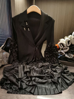 Women's Elegant Solid Color Pleated Dress with Thin Strap New Beaded Three-Dimensional Decorative Skirt for Autumn