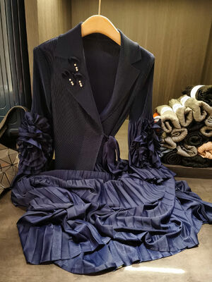 Women's Elegant Solid Color Pleated Dress with Thin Strap New Beaded Three-Dimensional Decorative Skirt for Autumn