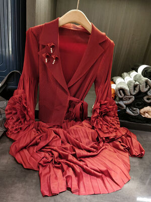 Women's Elegant Solid Color Pleated Dress with Thin Strap New Beaded Three-Dimensional Decorative Skirt for Autumn