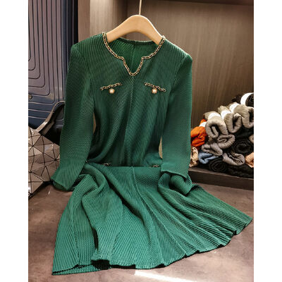 Autumn Loose Plus Size Casual Dress with Elegant Dragon Scale Pleated V-Neck Long Sleeve Solid Color Breathable Woven Waistline