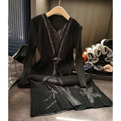 Autumn Casual Elegant Plus Size Midi Dress Fashion V-Neck Pleated with Solid Pattern  Two-Piece Design and Long Sleeves