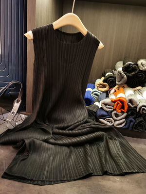 Premium Summer Sleeveless Mid-Length Dress Elegant Simple High-End Casual Style with Solid Color Versatile Slimming Neck Dress