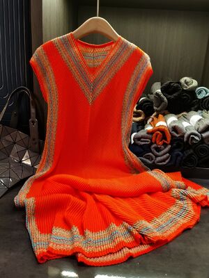 Summer Ethnic Style Elegant Age-Reducing Mid-Length Dress High Elasticity Plus Size V-Neck Simple Dragon Scale Pleated Solid