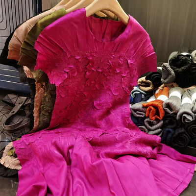 Design-Sense Women's Elegant Commuting Short-Sleeved Handmade Stacked Flower Pleated Crewneck Top Loose Slimming Floor-Length