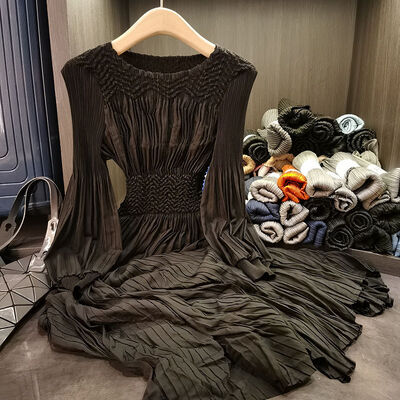 Elegant Pleated Dress for Spring/Summer Versatile Casual Lantern Sleeves Slimming Pleated Waist Solid Color Elegant