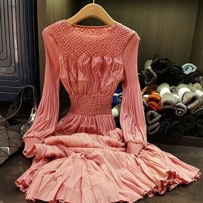 Elegant Pleated Dress for Spring/Summer Versatile Casual Lantern Sleeves Slimming Pleated Waist Solid Color Elegant