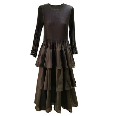 Women's High-End Elegant Pleated Cake Skirt Dress Age-Reducing Ruffle Casual Style Floor-Length Chiffon Long-Sleeved Neck