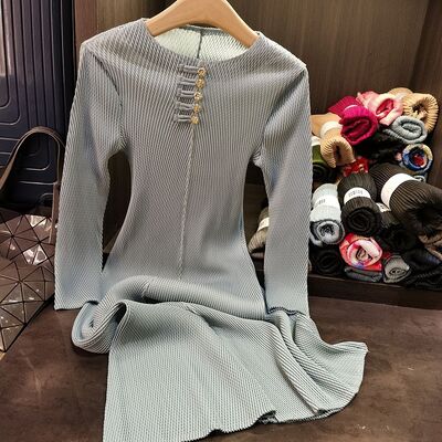 Elegant Mid-Length Spring New Fashion  Stretch Slim Fit Casual Dress Solid Color Fish Scale Pleated Natural Button