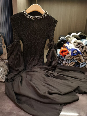 High-end Quality Nail-beaded Round Neck Princess Sleeve Pleated Dress Temperament Lady Banquet Dress Dress Female New Fall Style