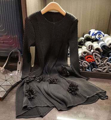 High-end 3d Flower Round Neck Long Sleeve Pleated Plus Size Women's Dresses