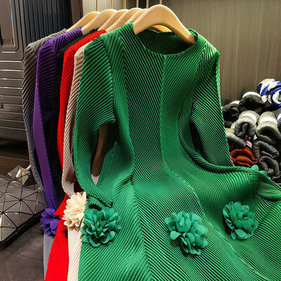 High-end 3d Flower Round Neck Long Sleeve Pleated Plus Size Women's Dresses