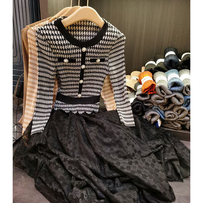 2025 Women's Spring Dress with Pleated Lace Patchwork round Neck Long Sleeves Natural Waist Slimming Casual Style