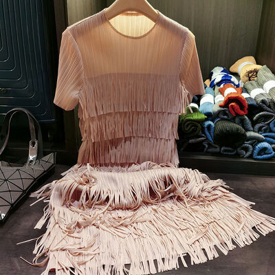 Luxury Women's Pleated Cake Dress Solid Color round Neck Short-Sleeved for Spring Casual Style with Natural Waistline