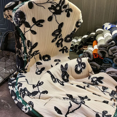 High-end Graceful Stand Collar Short-sleeved Printed Pleated Dress Slit Mid-length Dress for Women Summer