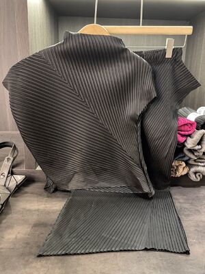 High-End Two-Piece Set Versatile Loose Fit T-Shirt with Stand-Up Collar & Elastic Waist Irregular Solid Color Runway Design