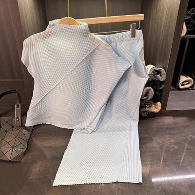 High-End Two-Piece Set Versatile Loose Fit T-Shirt with Stand-Up Collar & Elastic Waist Irregular Solid Color Runway Design