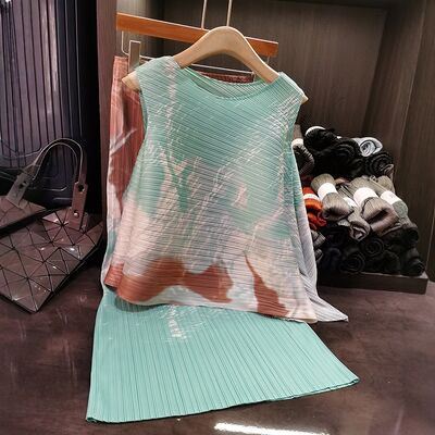 High-End Pleated Two-Piece Set for Spring and Summer Short Length High-Sleeved Top and Printed Skirt with Sleeveless Feature