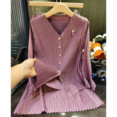 Women's High-Grade Fashion Two-Piece Suit Elegant V-Neck Single Breasted Pleated Cardigan Skirt for Casual Pattern Wrinkled