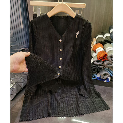 Women's High-Grade Fashion Two-Piece Suit Elegant V-Neck Single Breasted Pleated Cardigan Skirt for Casual Pattern Wrinkled