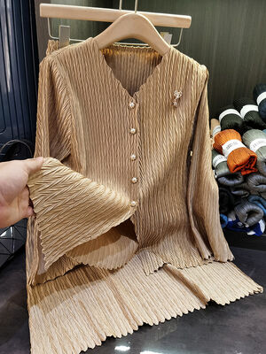 Women's High-Grade Fashion Two-Piece Suit Elegant V-Neck Single Breasted Pleated Cardigan Skirt for Casual Pattern Wrinkled