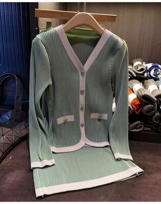 Foreign Trade Anti-aging Outfits Women's Fashion Spring and Summer New Casual Elegant Cardigan Top Women's High-end Pleated Skirt