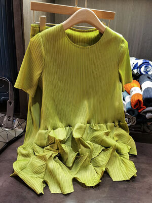 Fashionable Women's Two-Piece Set round Neck Short Sleeved Pleated Hem Top and High Waisted Skirt Breathable Design