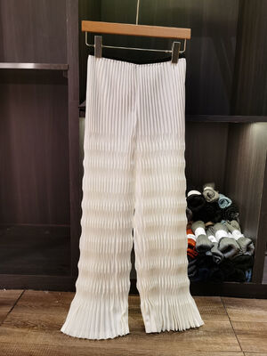 High-End Women's Casual Elastic Waist Straight-Leg Pants New Summer Style Versatile Slimming Wavy Pattern Simple Solid Loose