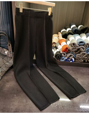 New design Women's High-End Dragon Scale Pleated Tapered Pants Versatile Slimming Elastic Satin Waist Loose Casual for Autumn