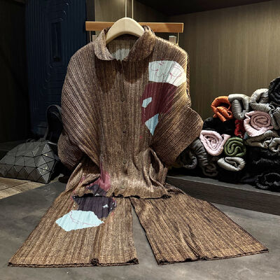 Elegant, simple, casual, color blocking, printed and pleated two-piece set for women