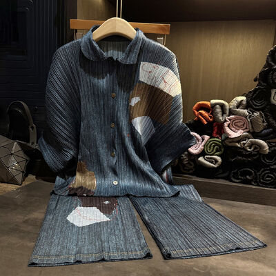 Elegant, simple, casual, color blocking, printed and pleated two-piece set for women