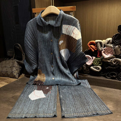 Elegant, simple, casual, color blocking, printed and pleated two-piece set for women