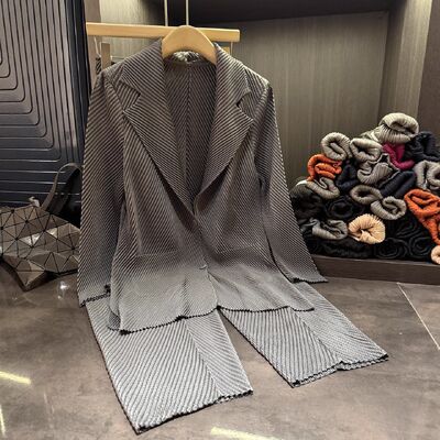 Workplace Design-Inspired Niche Autumn Suit Set High-End Feel Fish Scale Pleats Easy Care No Ironing Needed Elegant Two-Piece