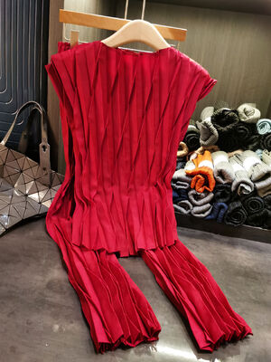 Women's Summer New Simple Fashion Satin Two-Piece Set Casual Style Commuting Sleeveless Top Straight-Leg Pants Pleated Design