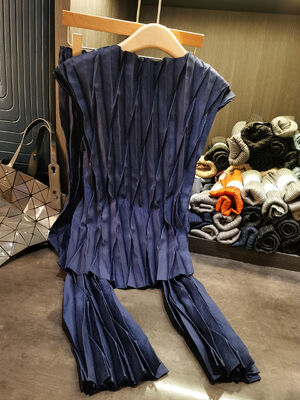 Women's Summer New Simple Fashion Satin Two-Piece Set Casual Style Commuting Sleeveless Top Straight-Leg Pants Pleated Design