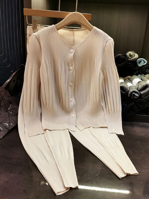 High-End Fashion Casual Two-Piece Set Solid Color Round-Neck Short Cardigan Long-Sleeve Skinny Pants or Harem Pants for Women