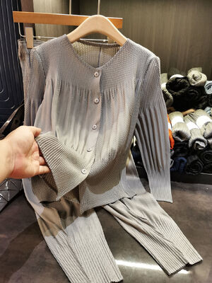 High-End Fashion Casual Two-Piece Set Solid Color Round-Neck Short Cardigan Long-Sleeve Skinny Pants or Harem Pants for Women