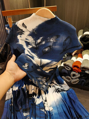 Chinese Vintage Floral Women's Summer Slim-Fit Two-Piece Set New Pleated Corn Grain Ink Lace Stand Short Casual Nonwoven