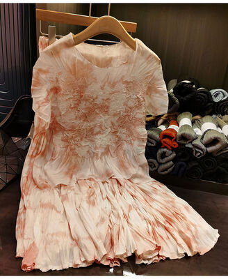 Women's High-End Niche Tie-Dye Printed Pleated Casual Set Short Length Tops and Above Knee Shorts for Summer