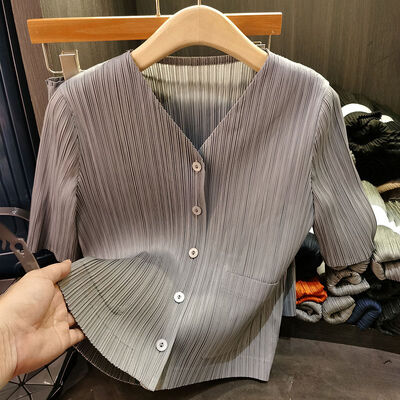 High-End Women's Two-Piece Set Solid Color V-Neck Short Sleeve Shirt Top High-Waisted Wide-Leg Shorts Casual Loose