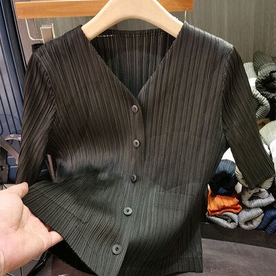 High-End Women's Two-Piece Set Solid Color V-Neck Short Sleeve Shirt Top High-Waisted Wide-Leg Shorts Casual Loose