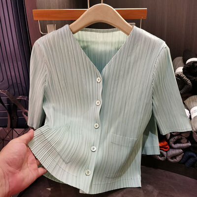 High-End Women's Two-Piece Set Solid Color V-Neck Short Sleeve Shirt Top High-Waisted Wide-Leg Shorts Casual Loose