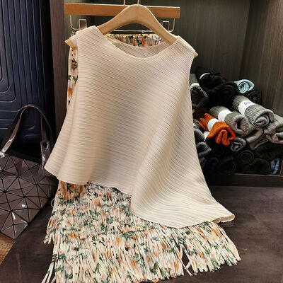 Summer New Short Length Above Knee Irregular Pleated Round Neck Sleeveless Vest with Fashionable Printed Tassel Skirt Set