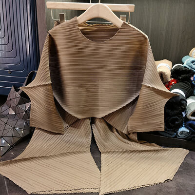 Elegant Loose Casual Fashion Plus Size Two-Piece Set for Women Solid Color Round Neck Top & Shorts