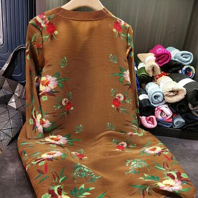 Early Spring New Pleated V-Neck Floral Printed Dress Stylish Plus Size Women's Mid Length Chiffon Skirt Natural Waistline