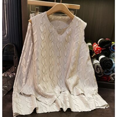 Women's Two-Piece Set High-End Design Casual Style Summer New Fashion Solid Color Pleated Suit Short Sleeveless Top Skirt